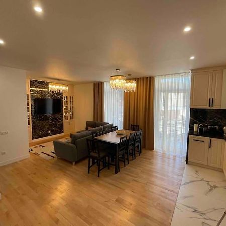 Confortable, Au Centre-Ville Saint-Claude Εξωτερικό φωτογραφία