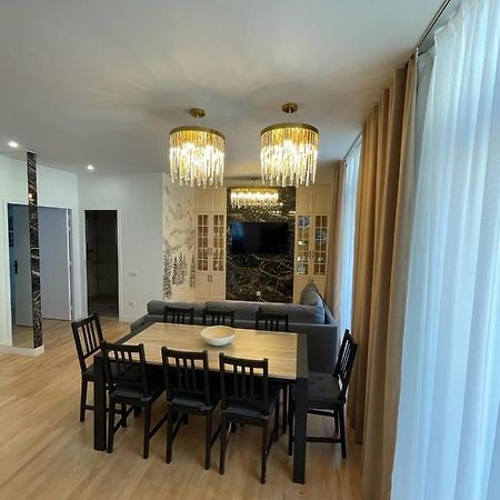 Confortable, Au Centre-Ville Saint-Claude Εξωτερικό φωτογραφία