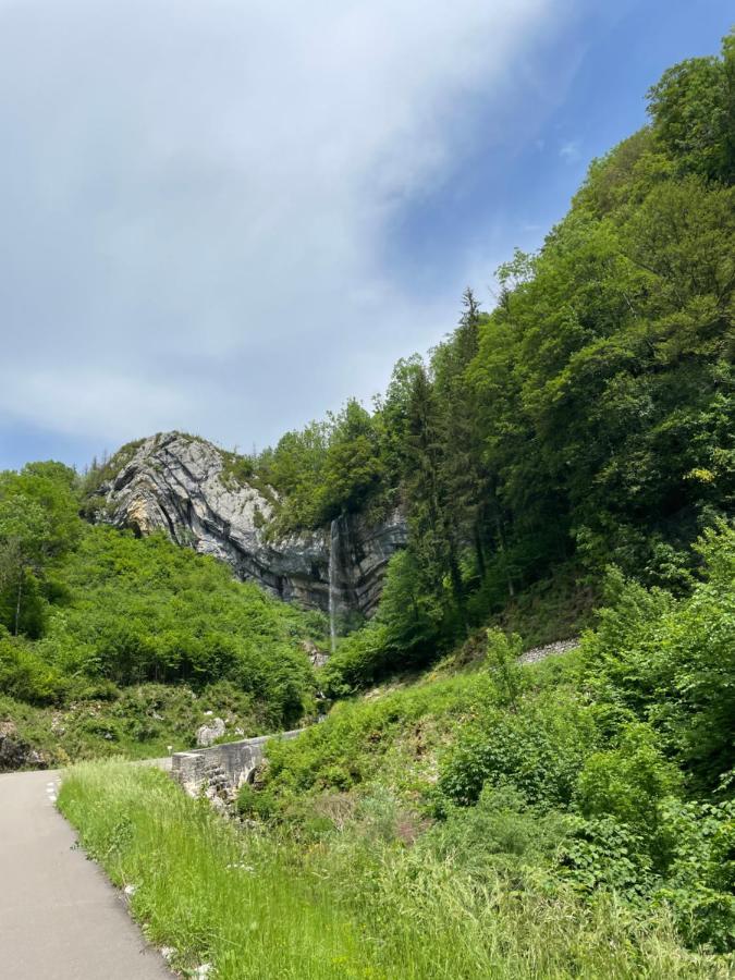 Confortable, Au Centre-Ville Saint-Claude Εξωτερικό φωτογραφία