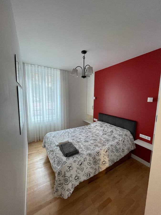 Confortable, Au Centre-Ville Saint-Claude Εξωτερικό φωτογραφία